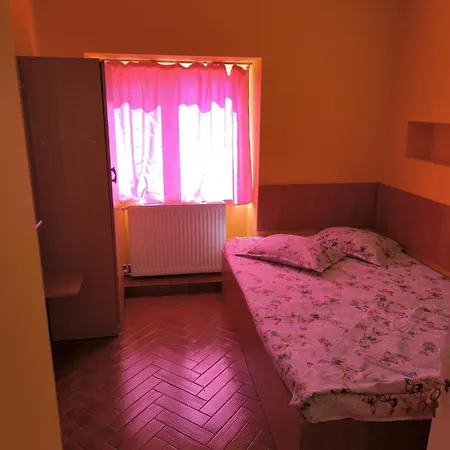 Casa De Vacanta Anni - 2 Min De Piata *