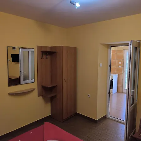 Casa De Vacanta Anni - 2 Min De Piata *